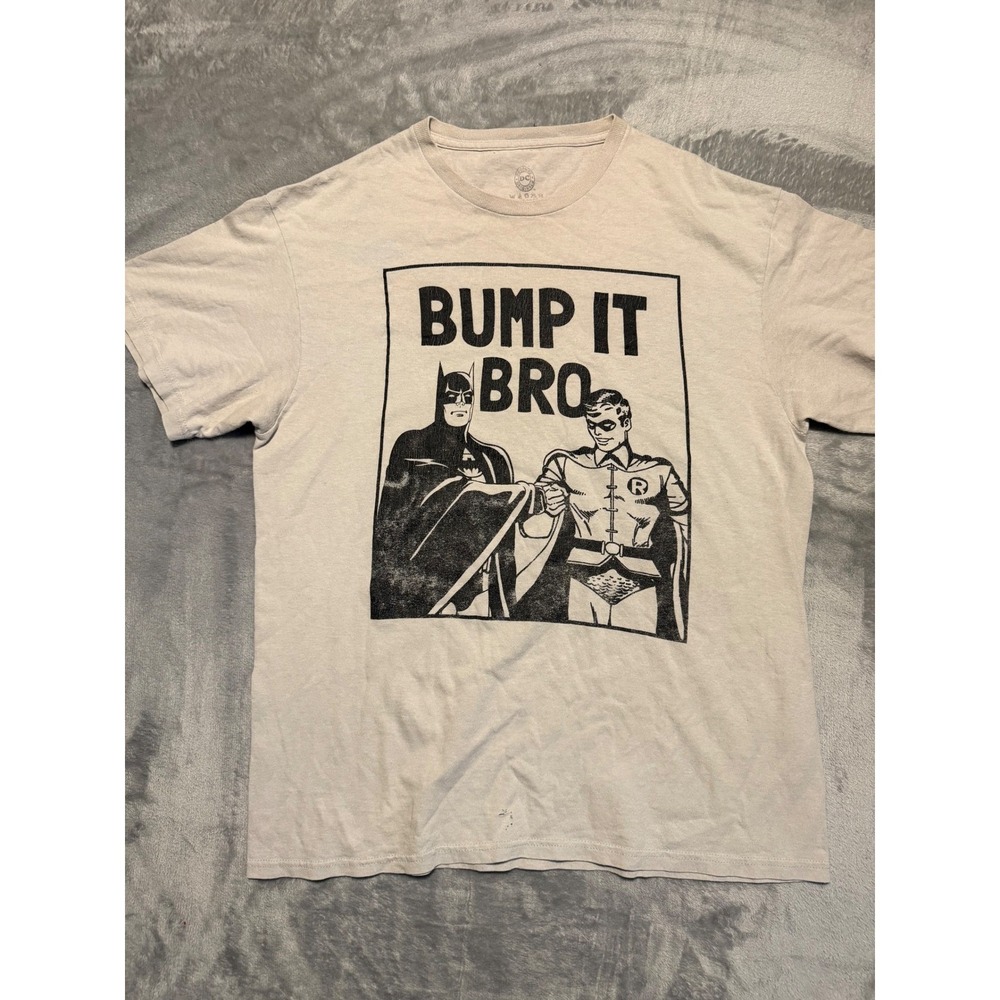 DC Comics T-Shirt Mens Large Beige Batman Robin Bump It Bro Graphic Tee
